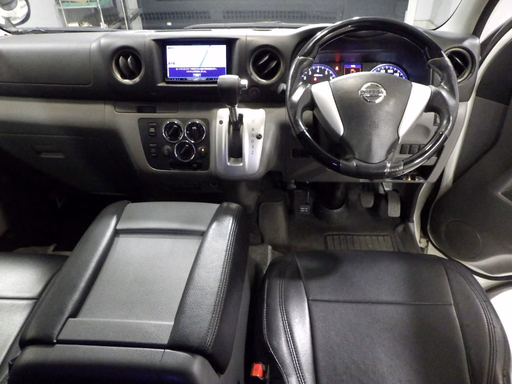 NISSAN NV350 CARAVAN