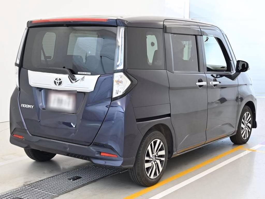 TOYOTA ROOMY