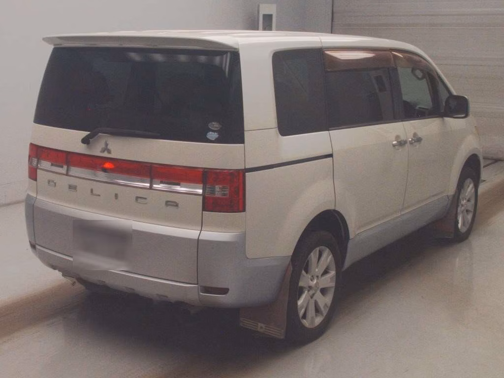MITSUBISHI DELICA D:5