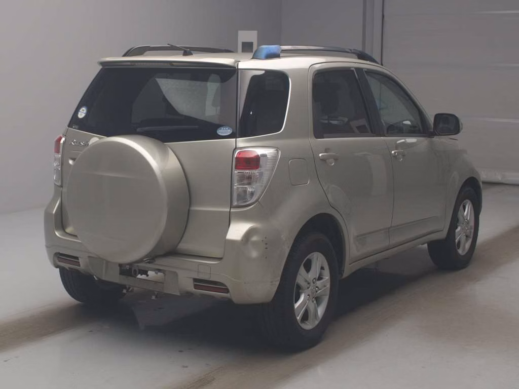 TOYOTA RUSH
