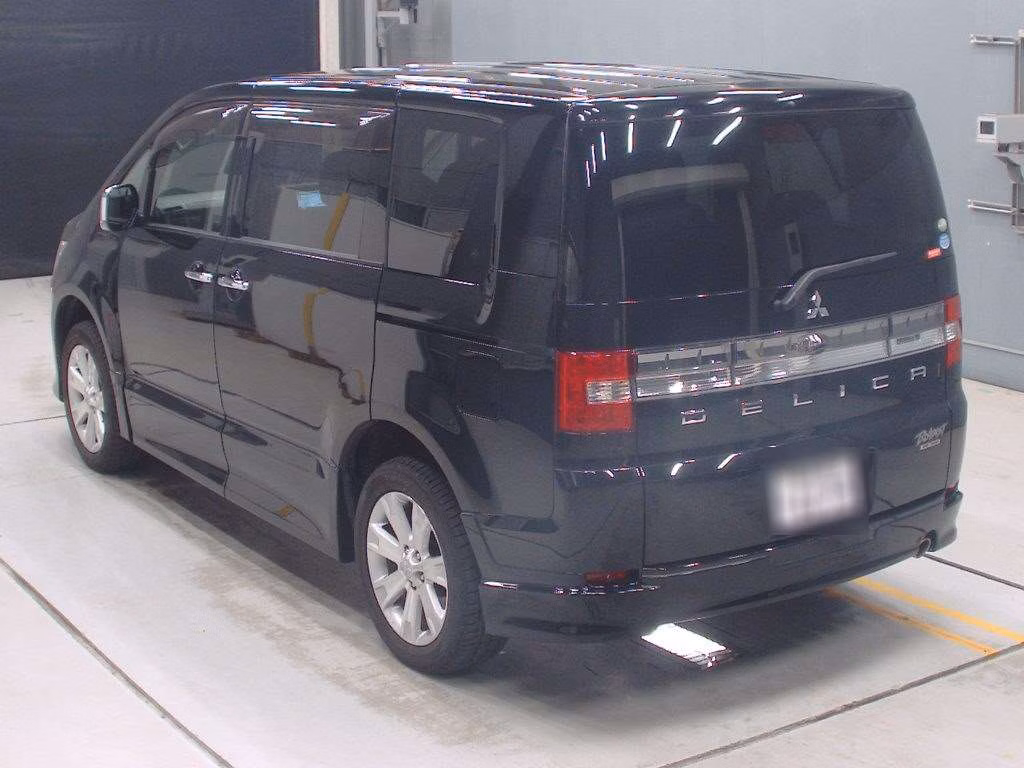 MITSUBISHI DELICA D:5