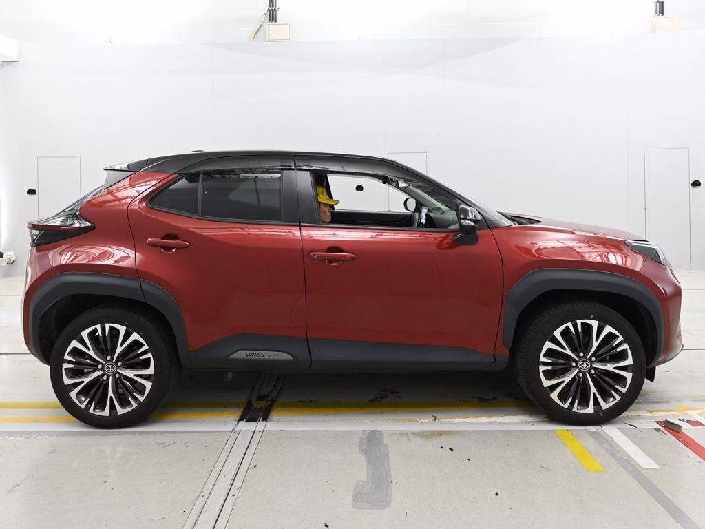 TOYOTA YARIS CROSS