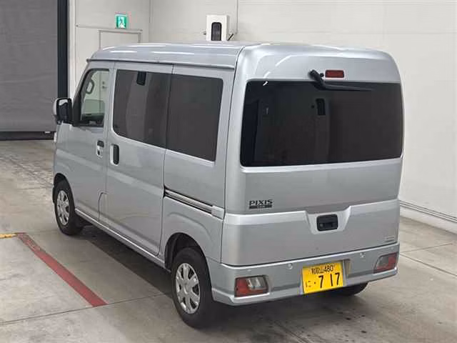 TOYOTA PIXIS VAN