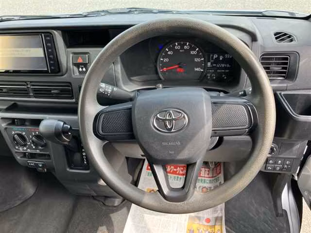 TOYOTA PIXIS VAN