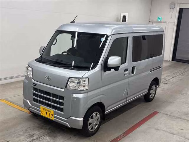 TOYOTA PIXIS VAN