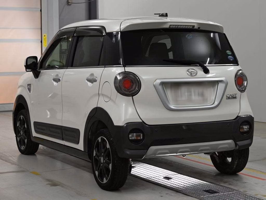 DAIHATSU CAST