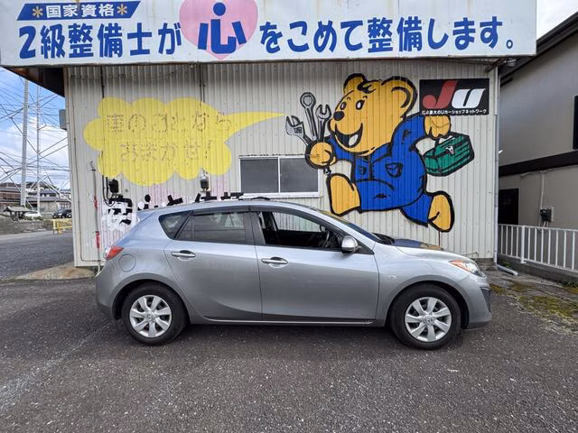 MAZDA AXELA
