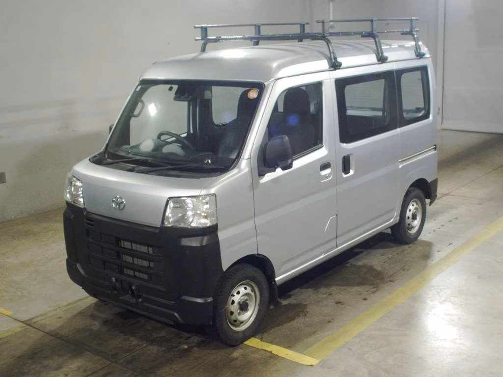 TOYOTA PIXIS VAN