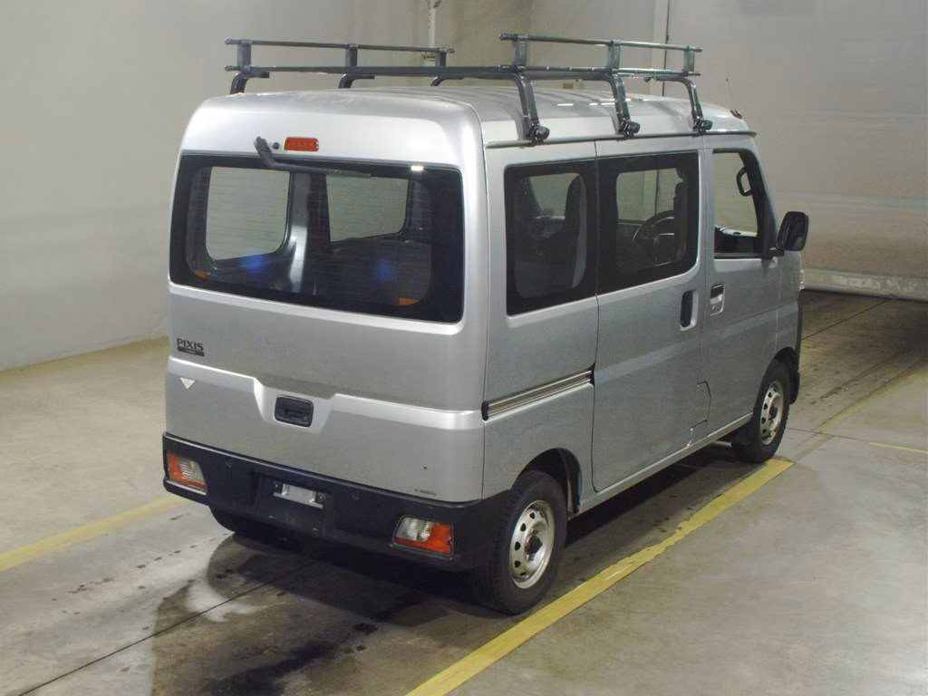 TOYOTA PIXIS VAN