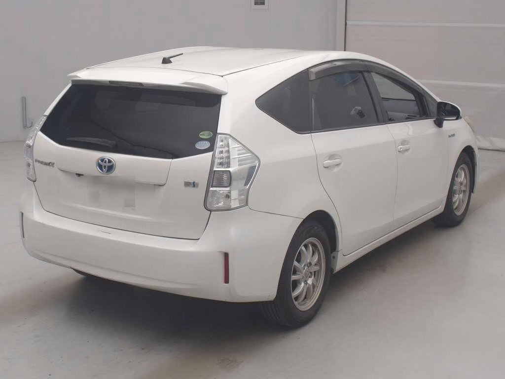 TOYOTA PRIUS ALPHA