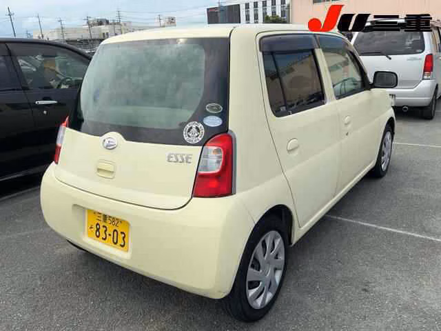 DAIHATSU ESSE