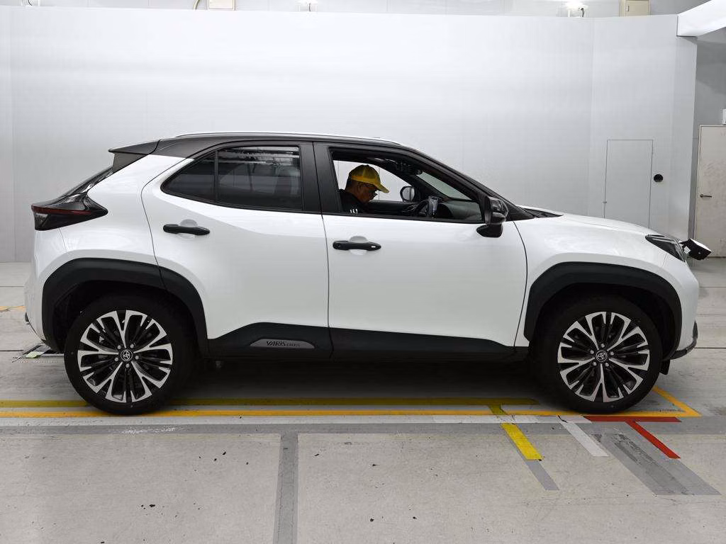 TOYOTA YARIS CROSS