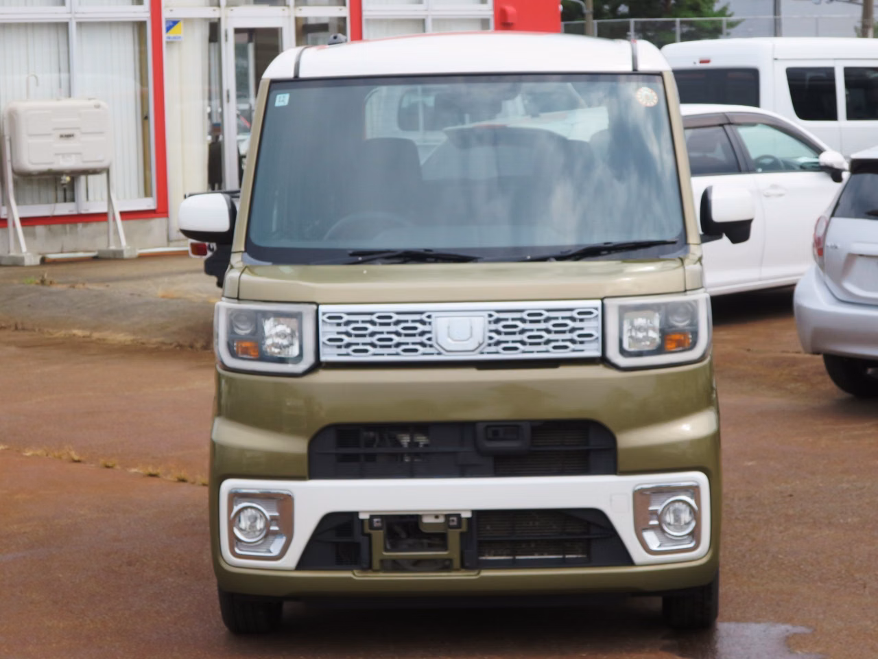 DAIHATSU WAKE
