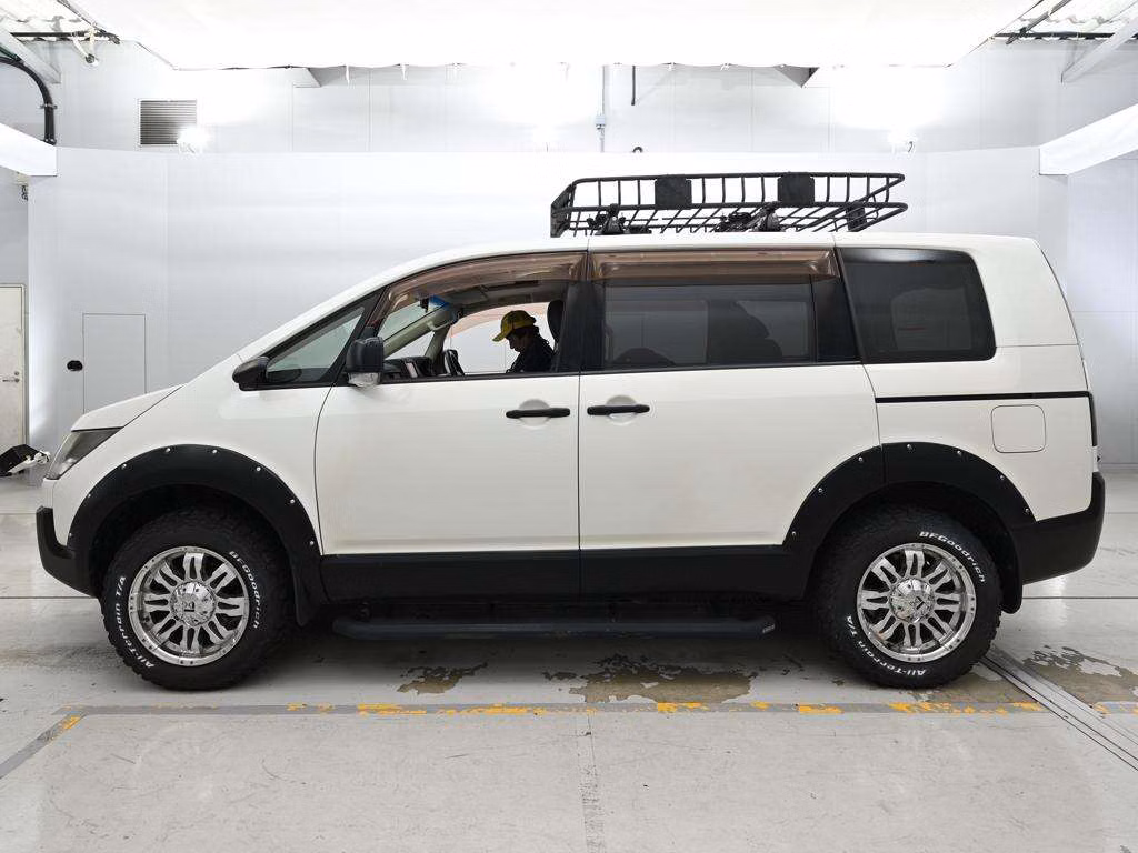 MITSUBISHI DELICA D:5