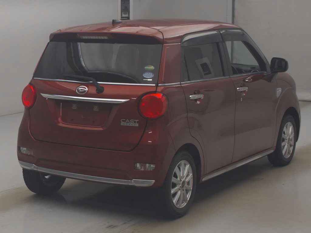 DAIHATSU CAST
