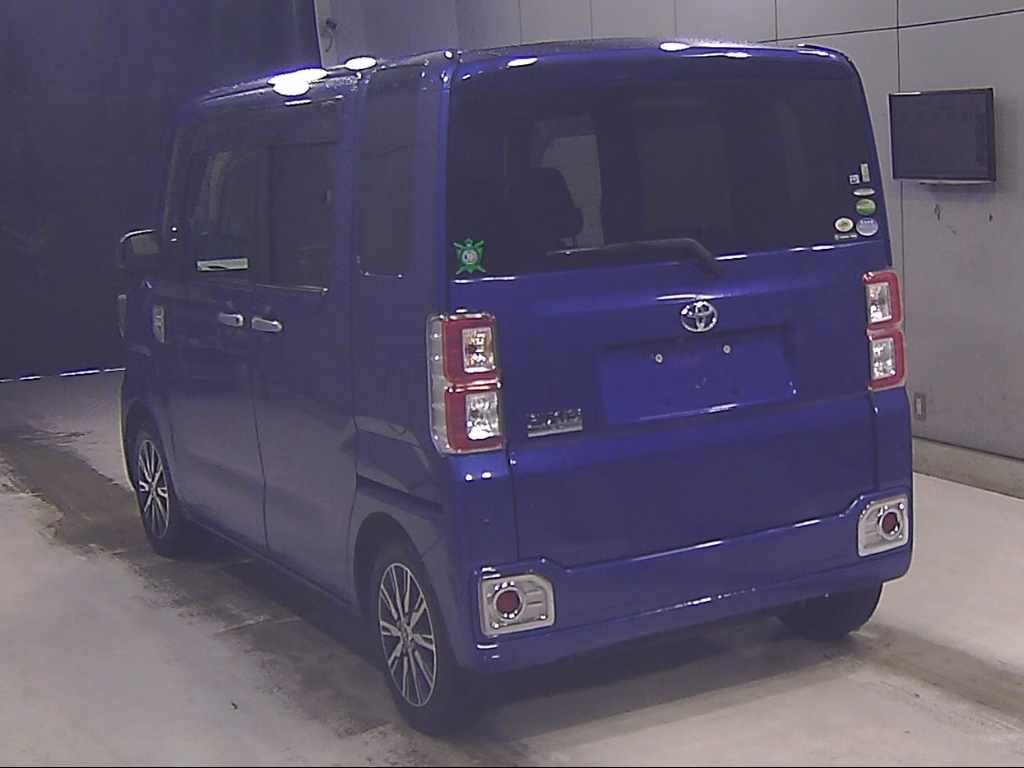 TOYOTA PIXIS MEGA