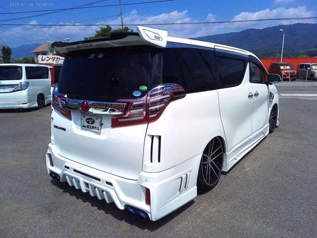 TOYOTA VELLFIRE