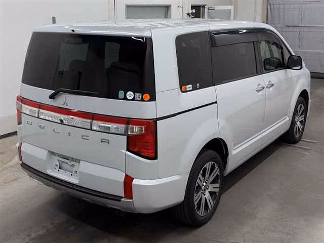 MITSUBISHI DELICA D:5