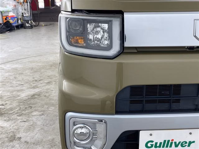 DAIHATSU WAKE
