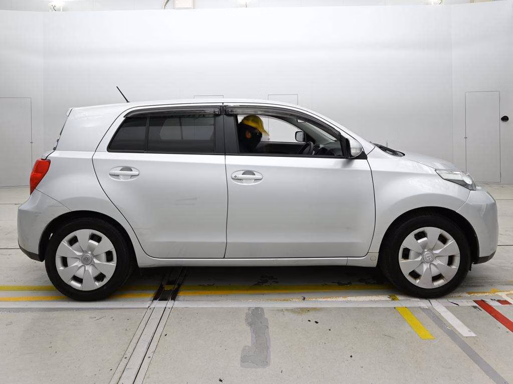TOYOTA IST