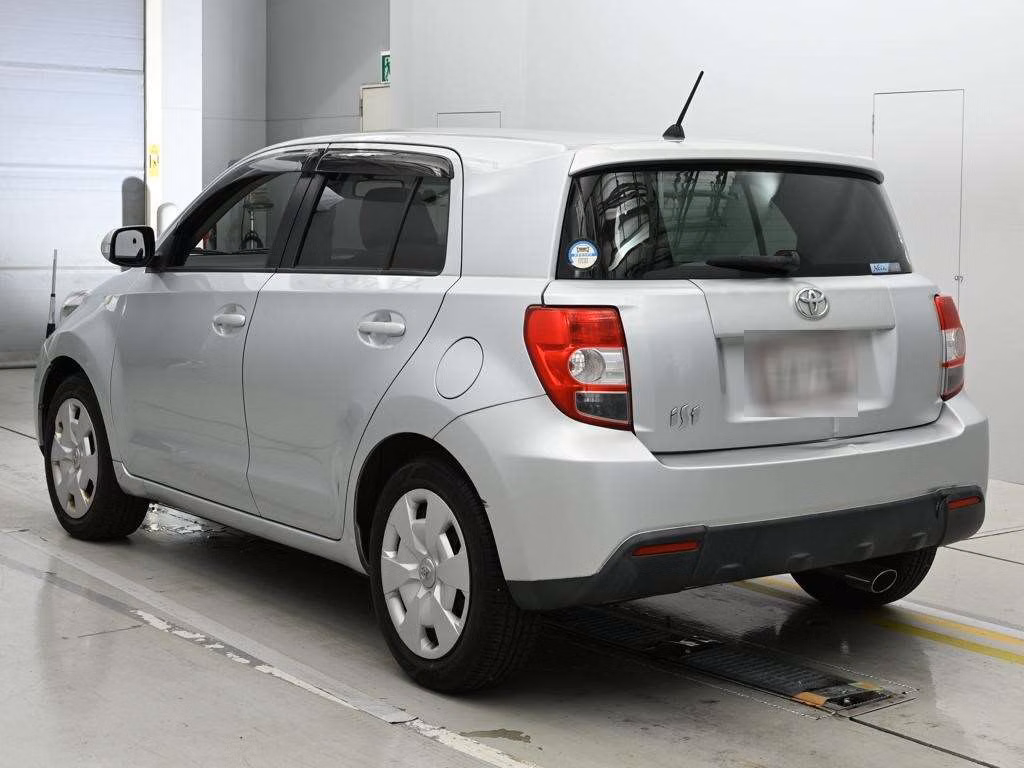 TOYOTA IST