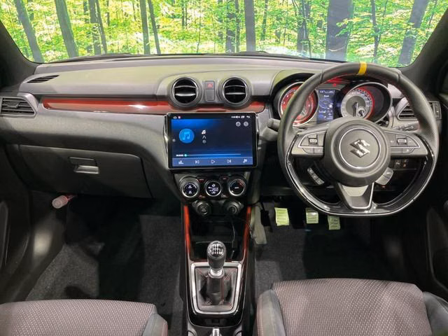 SUZUKI SWIFT