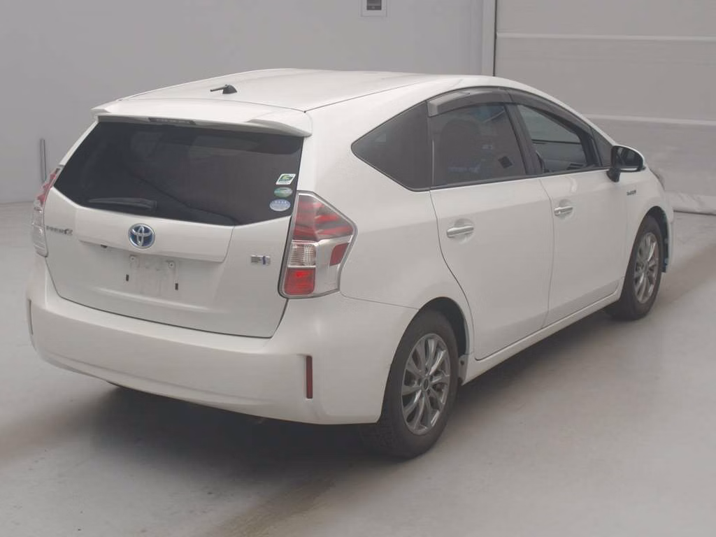 TOYOTA PRIUS ALPHA