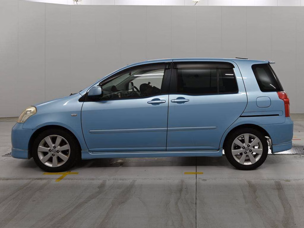 TOYOTA RAUM