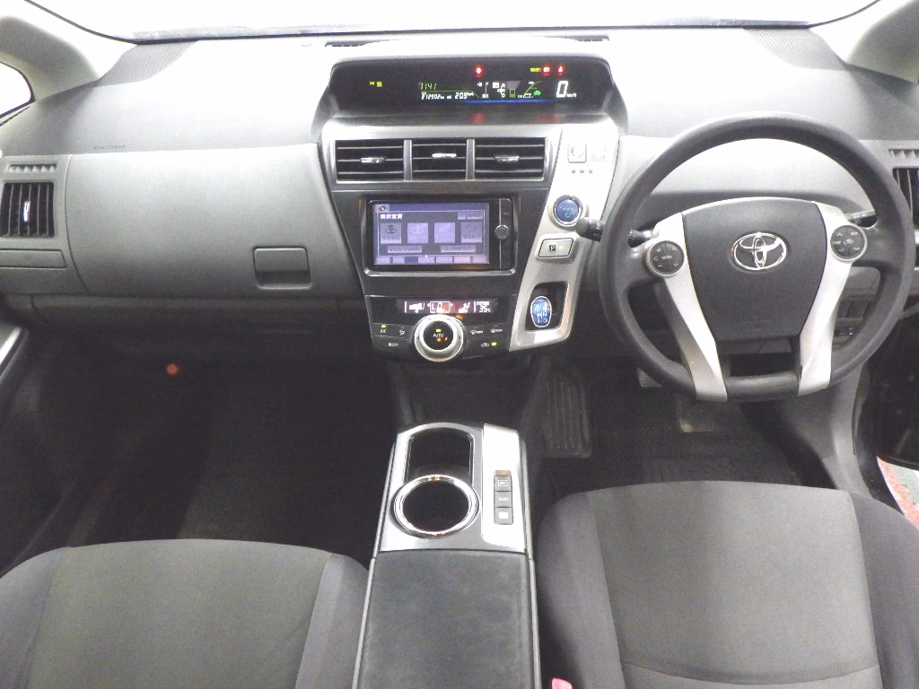 TOYOTA PRIUS ALPHA