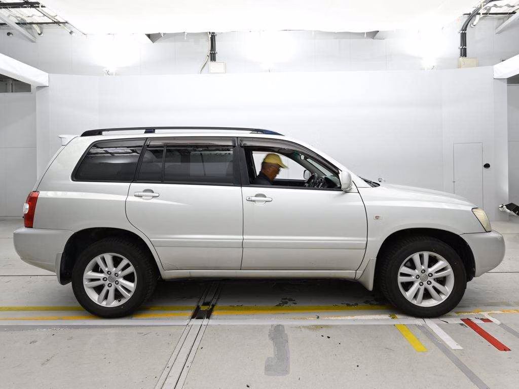 TOYOTA KLUGER V