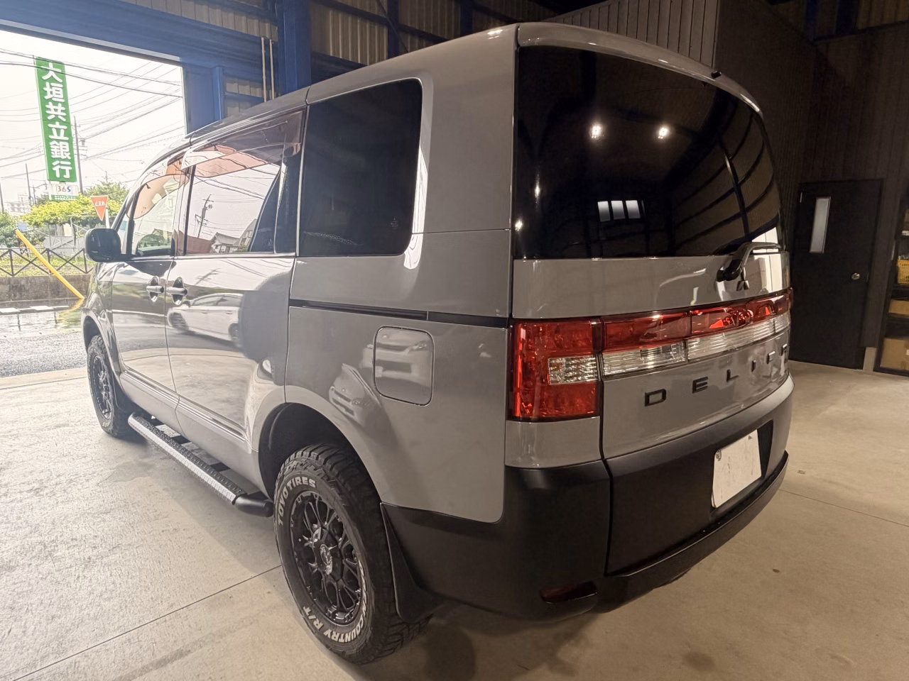 MITSUBISHI DELICA D:5