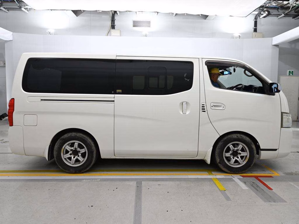 NISSAN NV350 CARAVAN