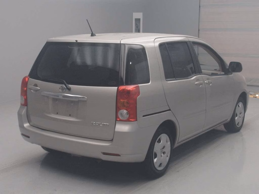 TOYOTA RAUM