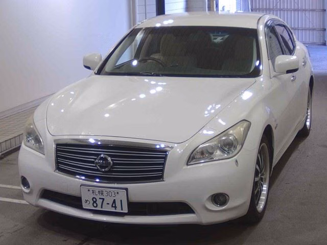 NISSAN FUGA