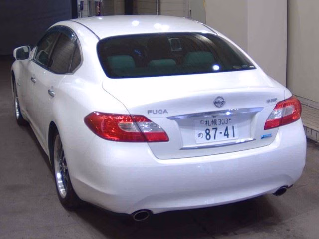 NISSAN FUGA
