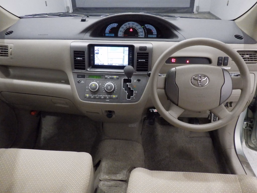 TOYOTA RAUM
