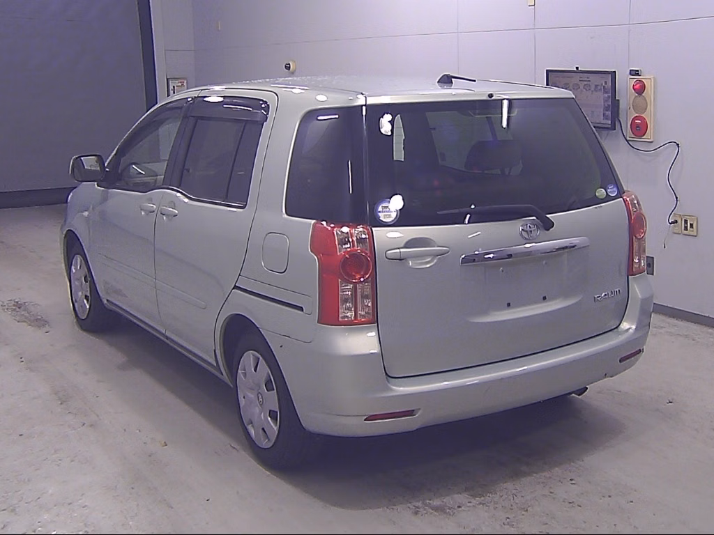 TOYOTA RAUM