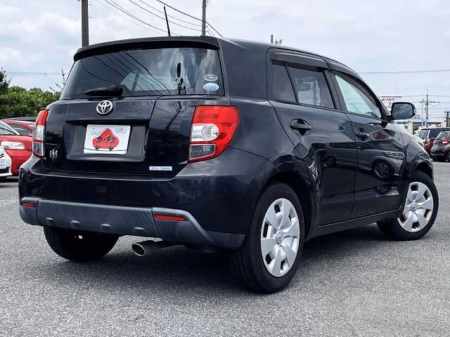 TOYOTA IST
