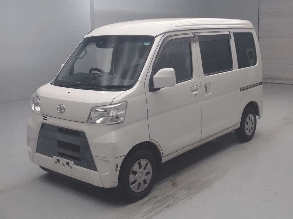 TOYOTA PIXIS VAN