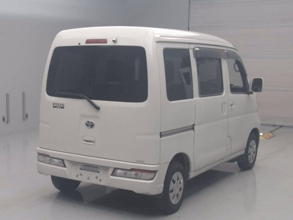 TOYOTA PIXIS VAN