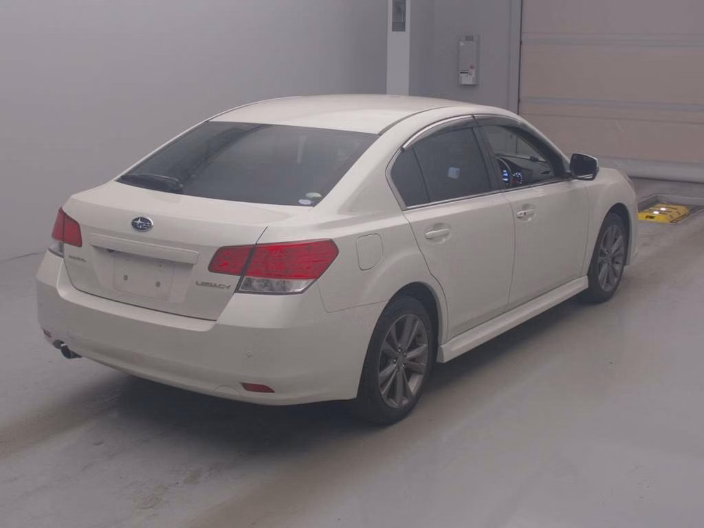 SUBARU LEGACY B4