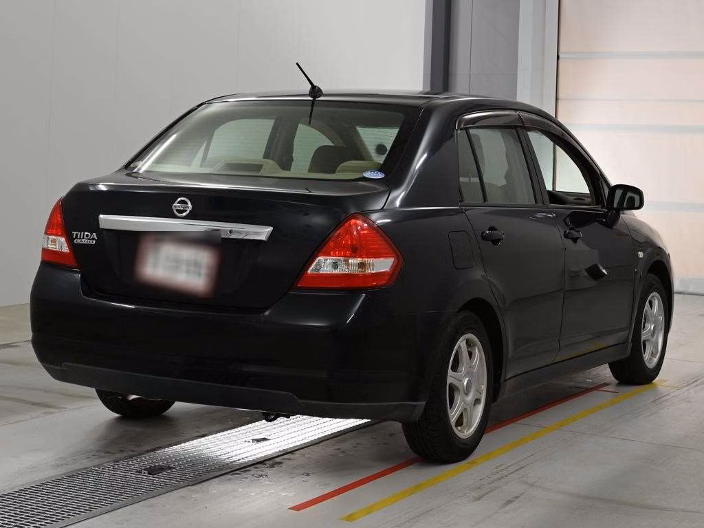 NISSAN TIIDA LATIO