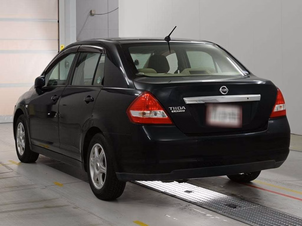 NISSAN TIIDA LATIO