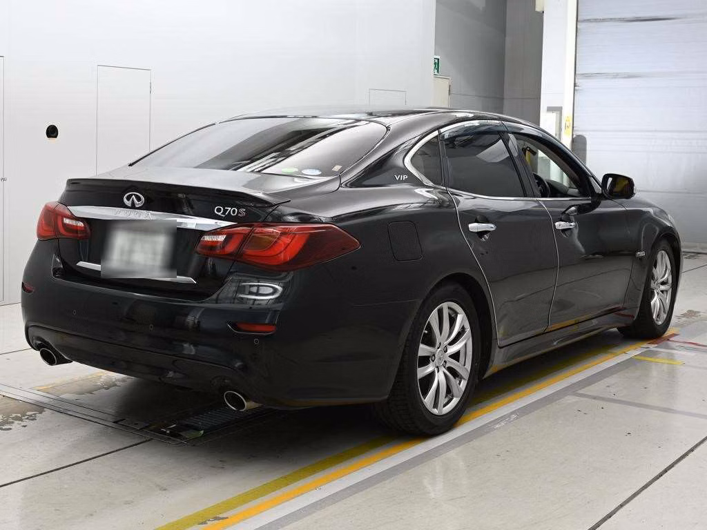 NISSAN FUGA