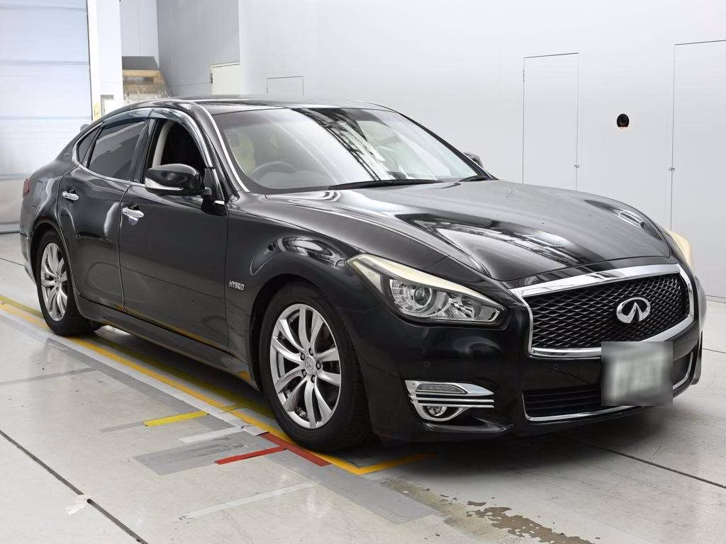NISSAN FUGA