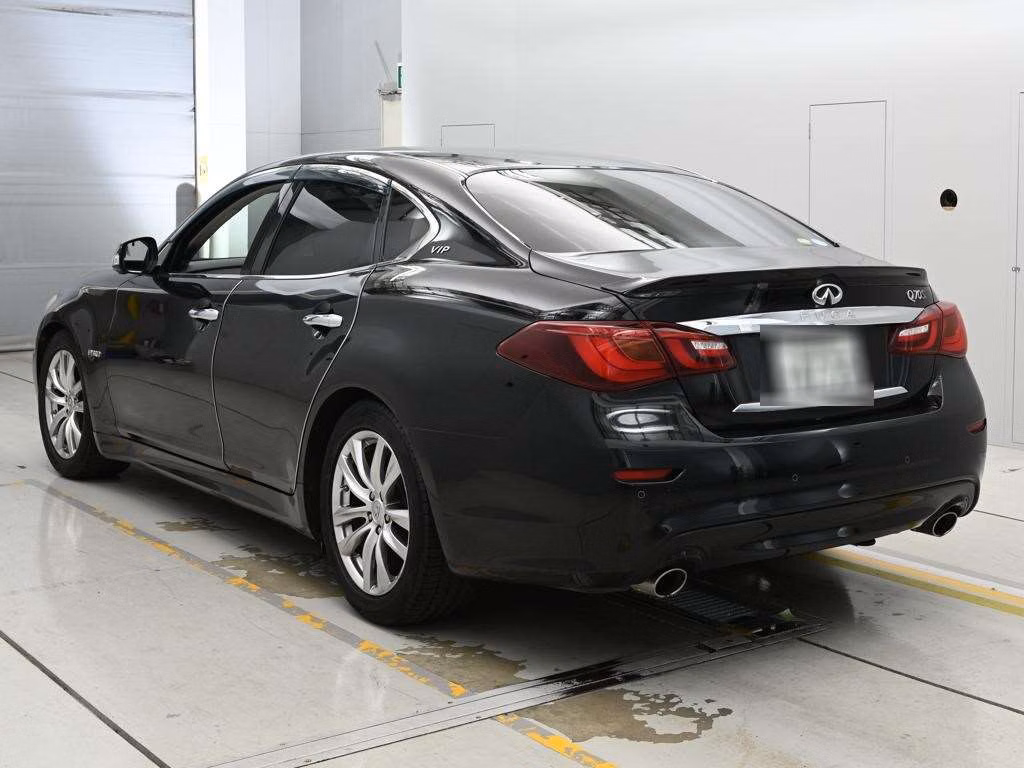 NISSAN FUGA