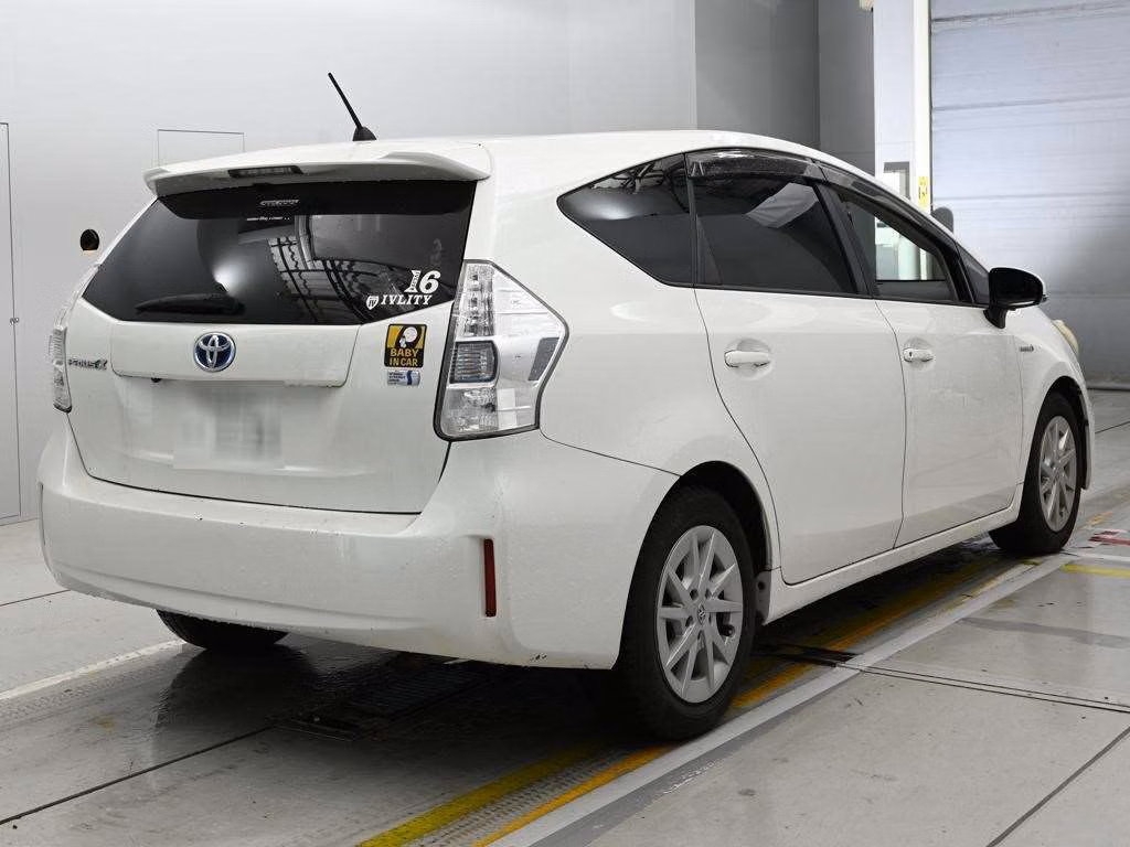 TOYOTA PRIUS ALPHA