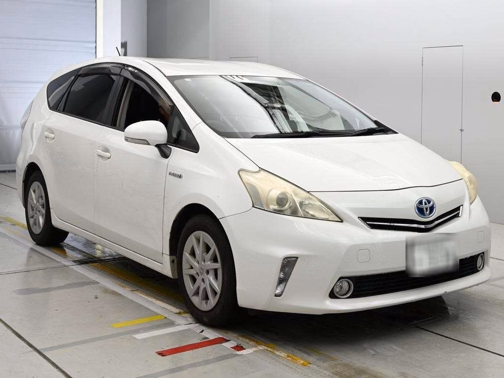TOYOTA PRIUS ALPHA