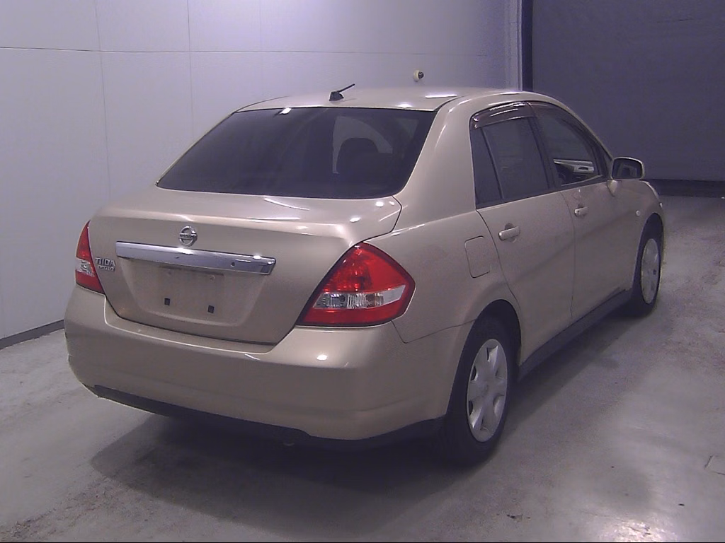 NISSAN TIIDA LATIO