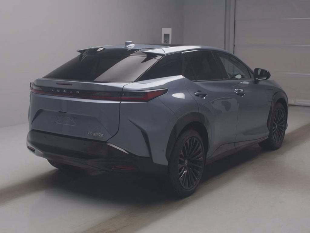 LEXUS RZ450E